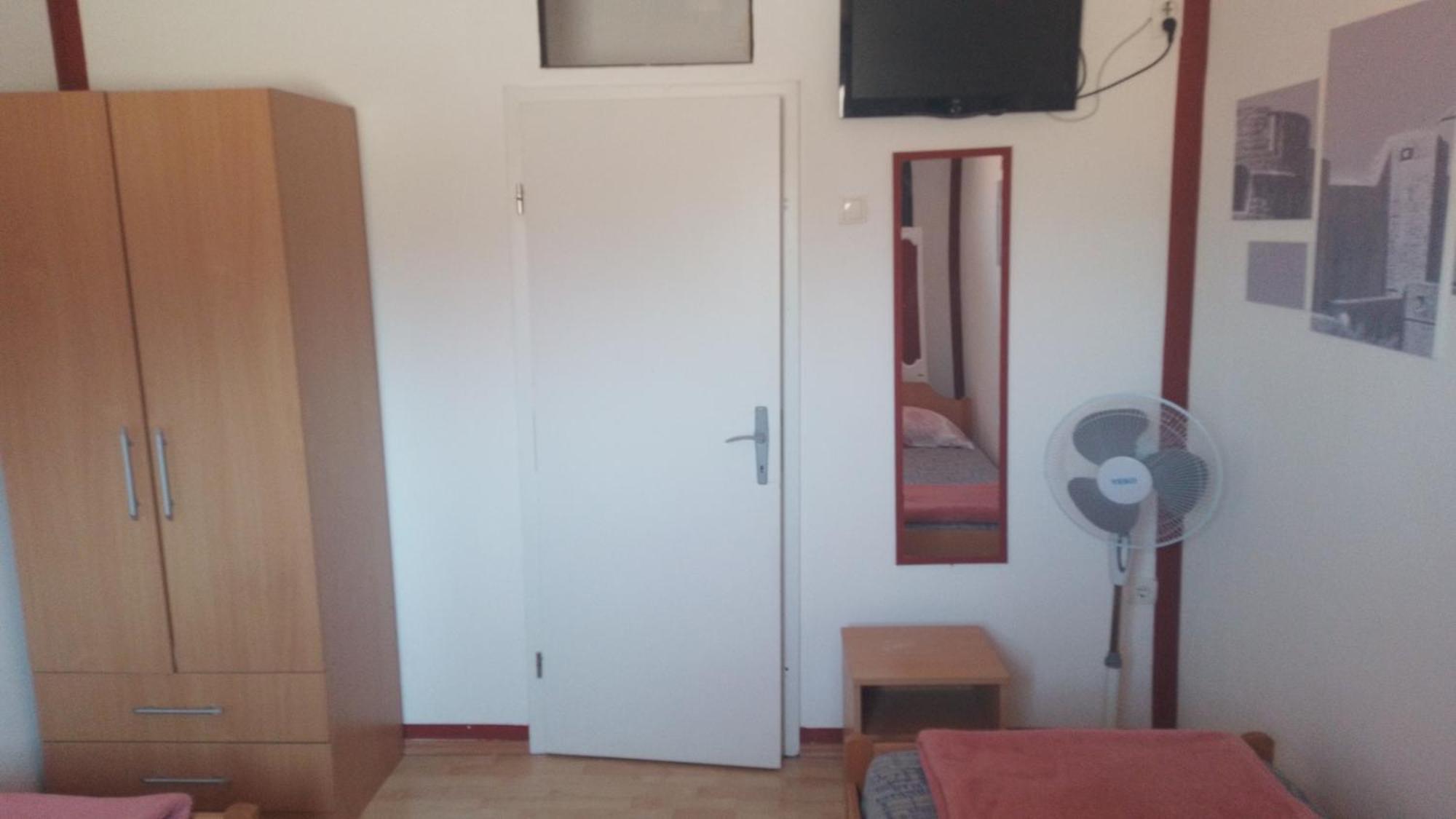 Red Apartman Trebinje Luaran gambar