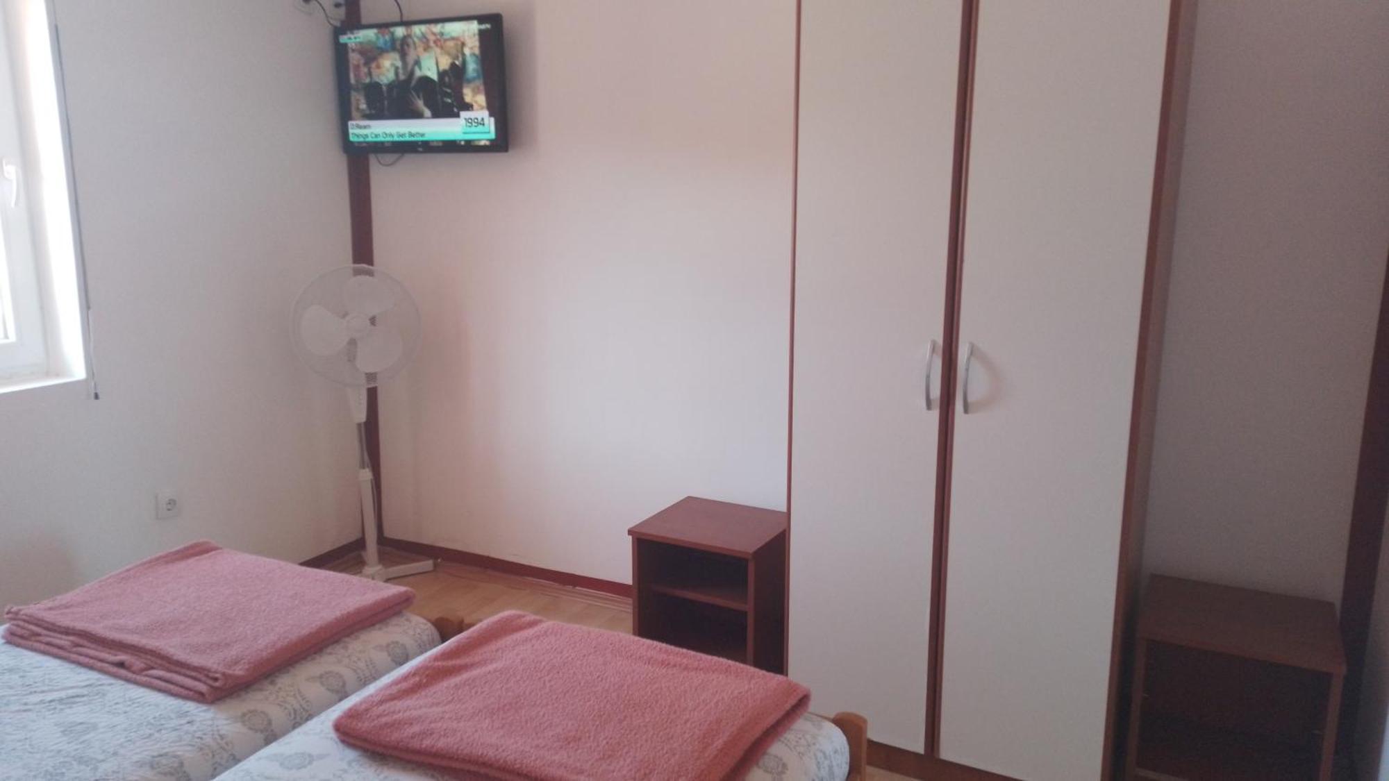 Red Apartman Trebinje Luaran gambar