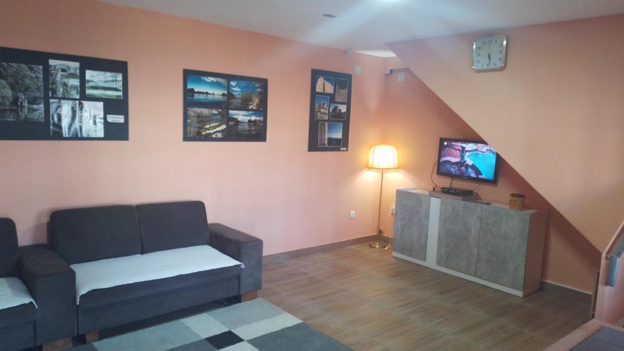 Red Apartman Trebinje Luaran gambar