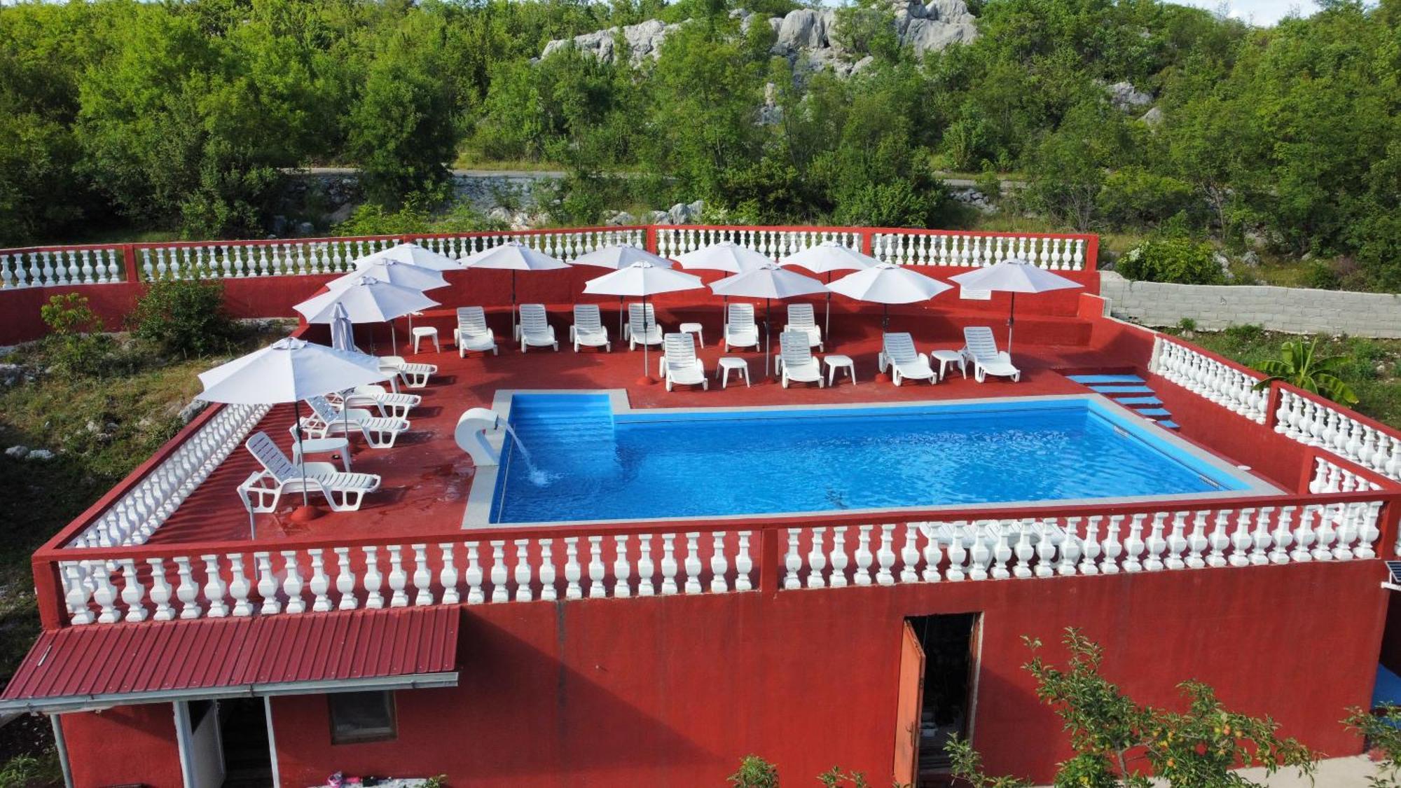 Red Apartman Trebinje Luaran gambar