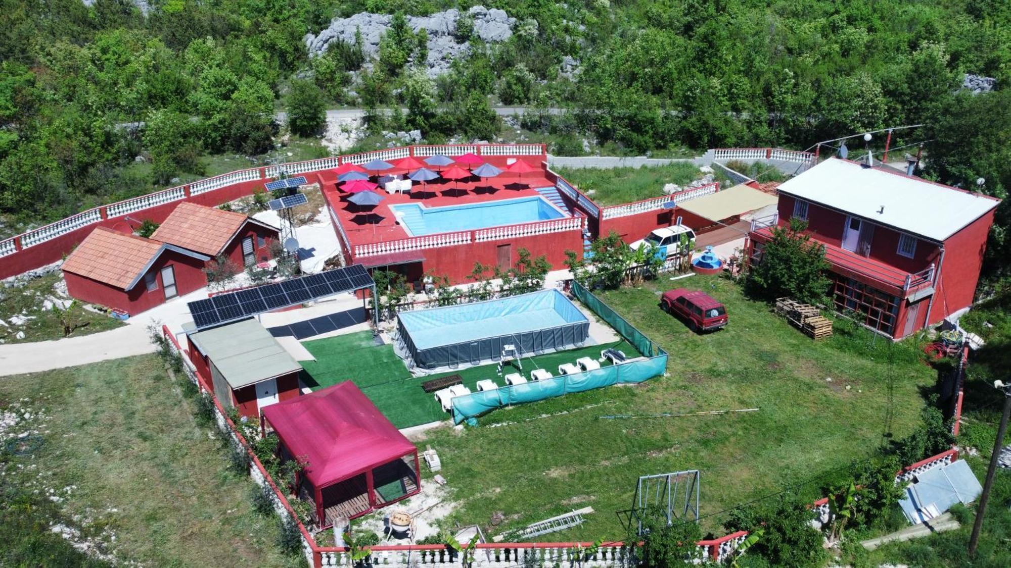 Red Apartman Trebinje Luaran gambar
